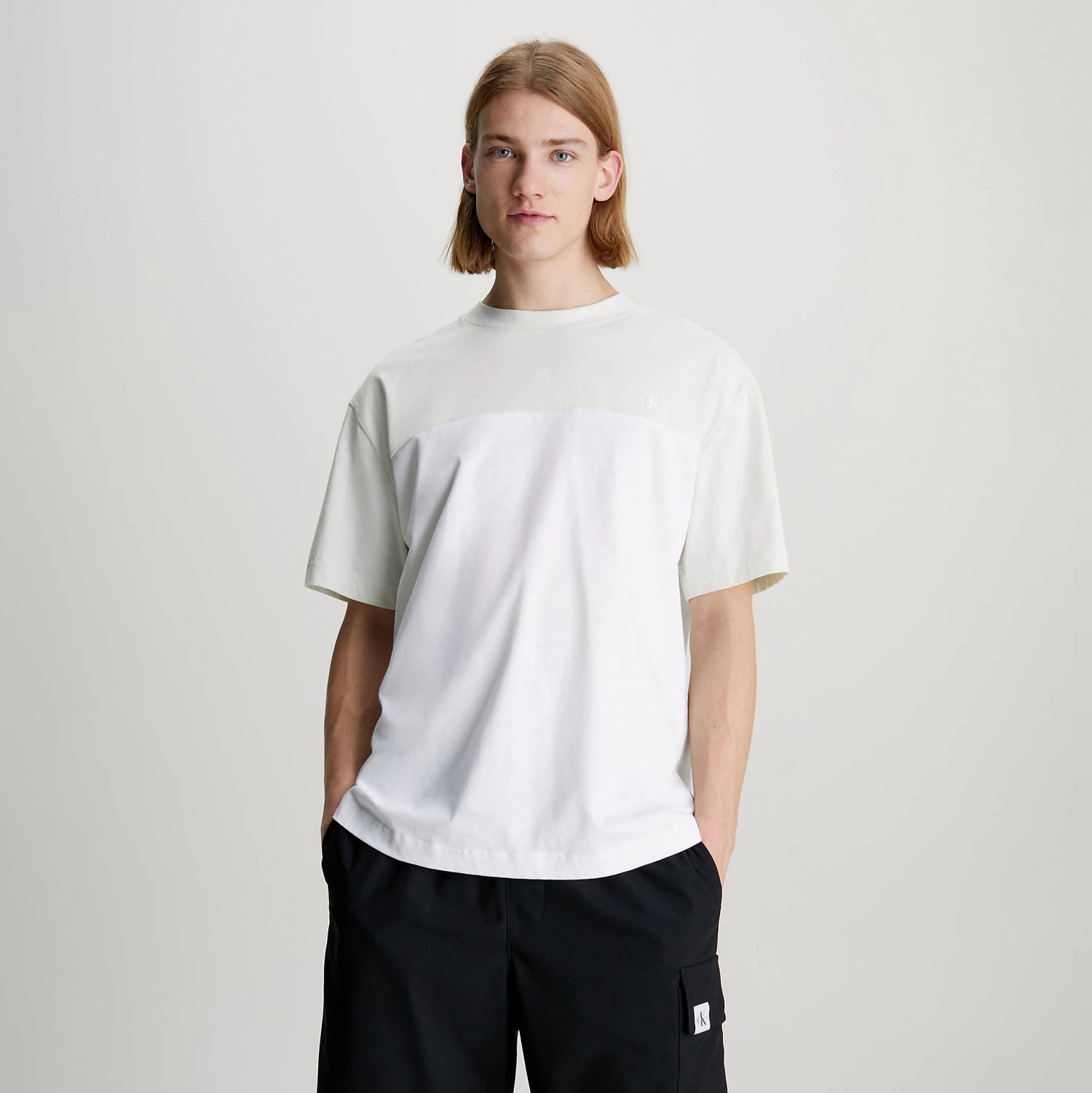 Calvin Klein Colorblock Relaxed Fit Short Sleeve Tee - Bright White/Icicle