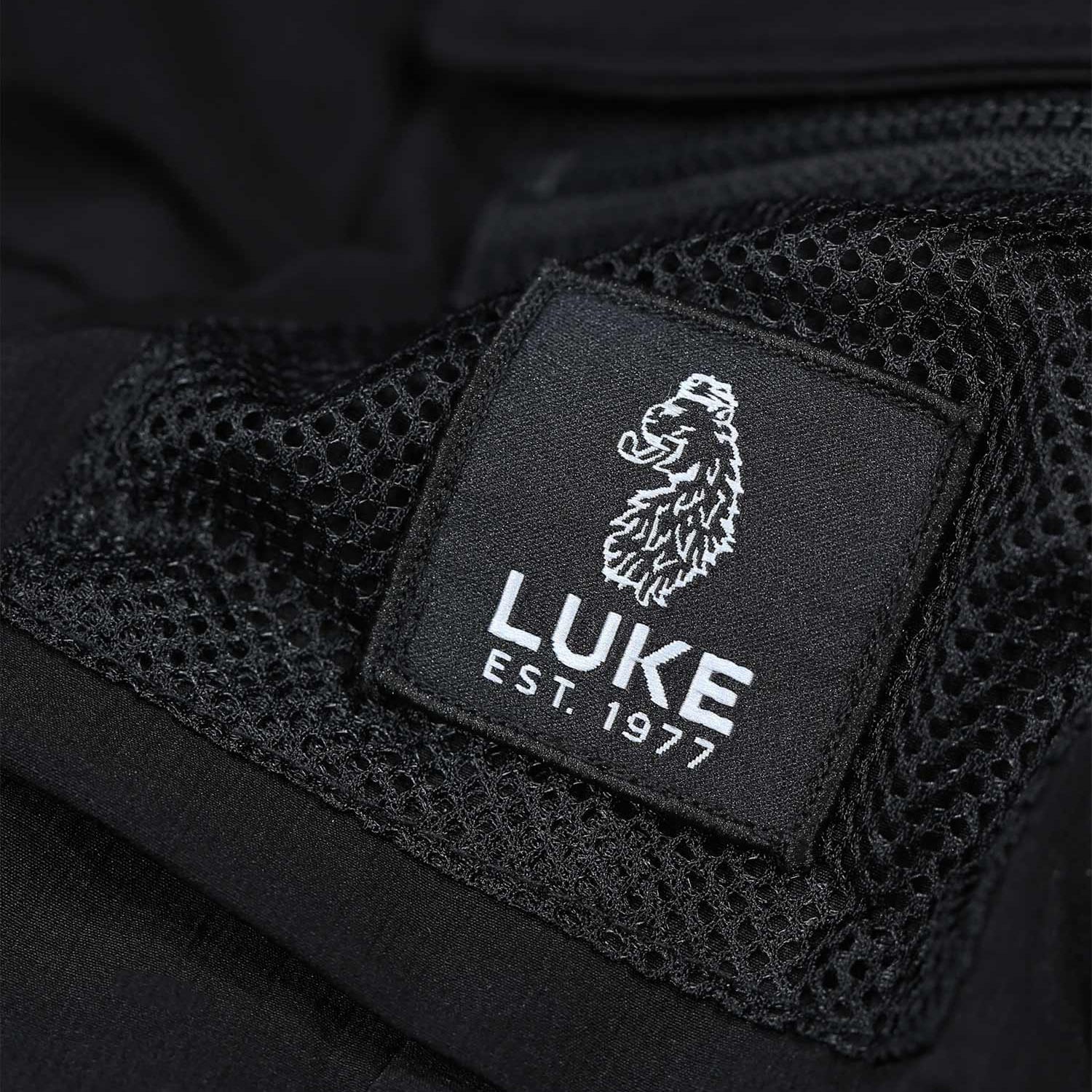 Luke Wular Cargo Regular Fit Short - Jet Black