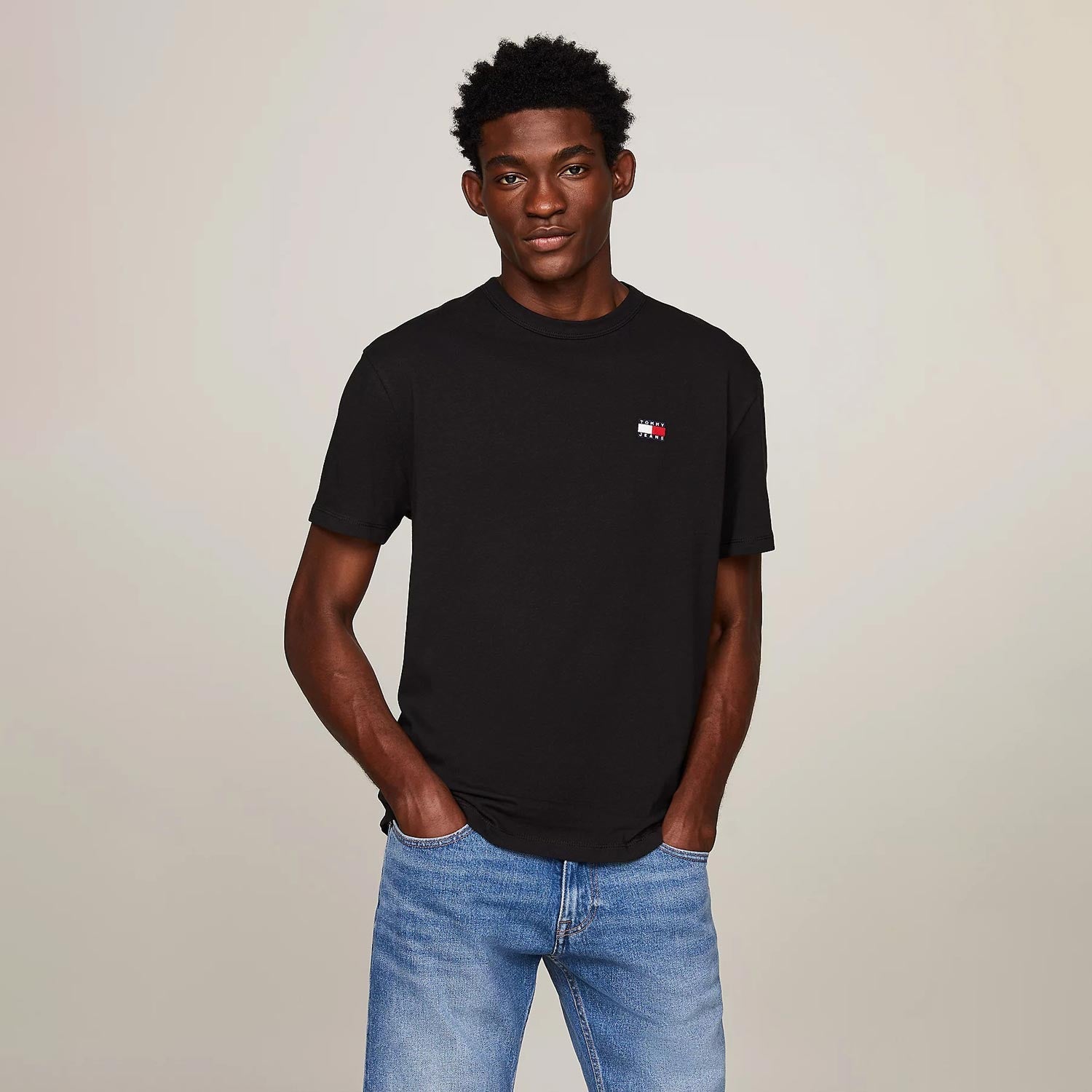 Tommy Jeans Badge Regular Fit Short Sleeve Tee - Black