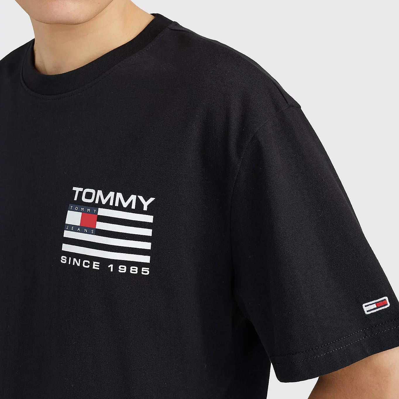 Tommy Jeans Classic Fit Back Logo Tee - Black